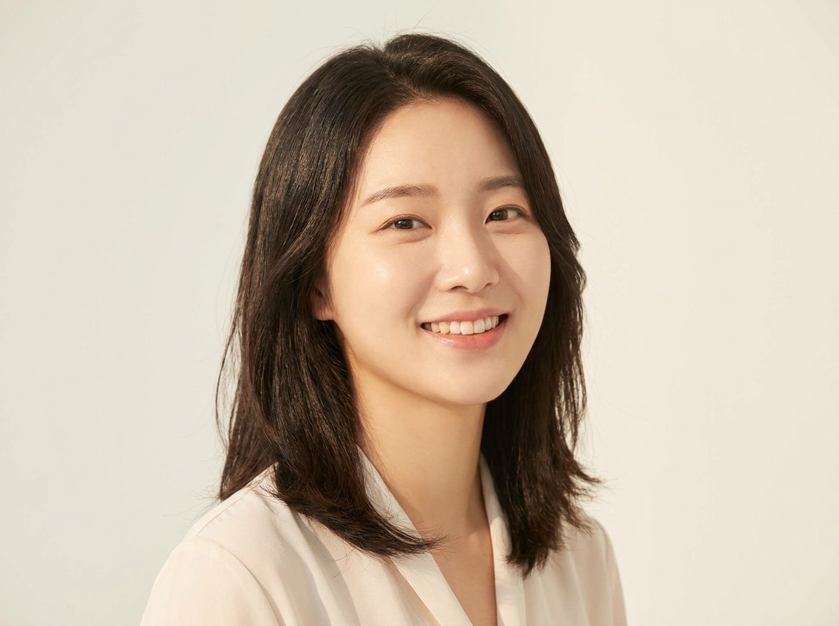 Natural retouching for AI ID photos