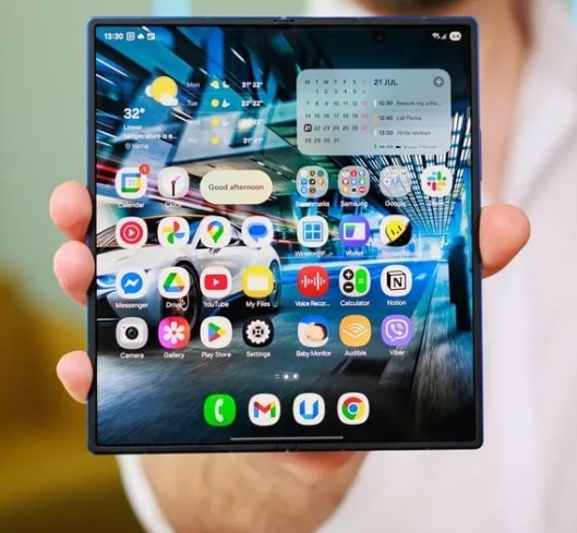 galaxy-z-flip8-price-and-features.jpg